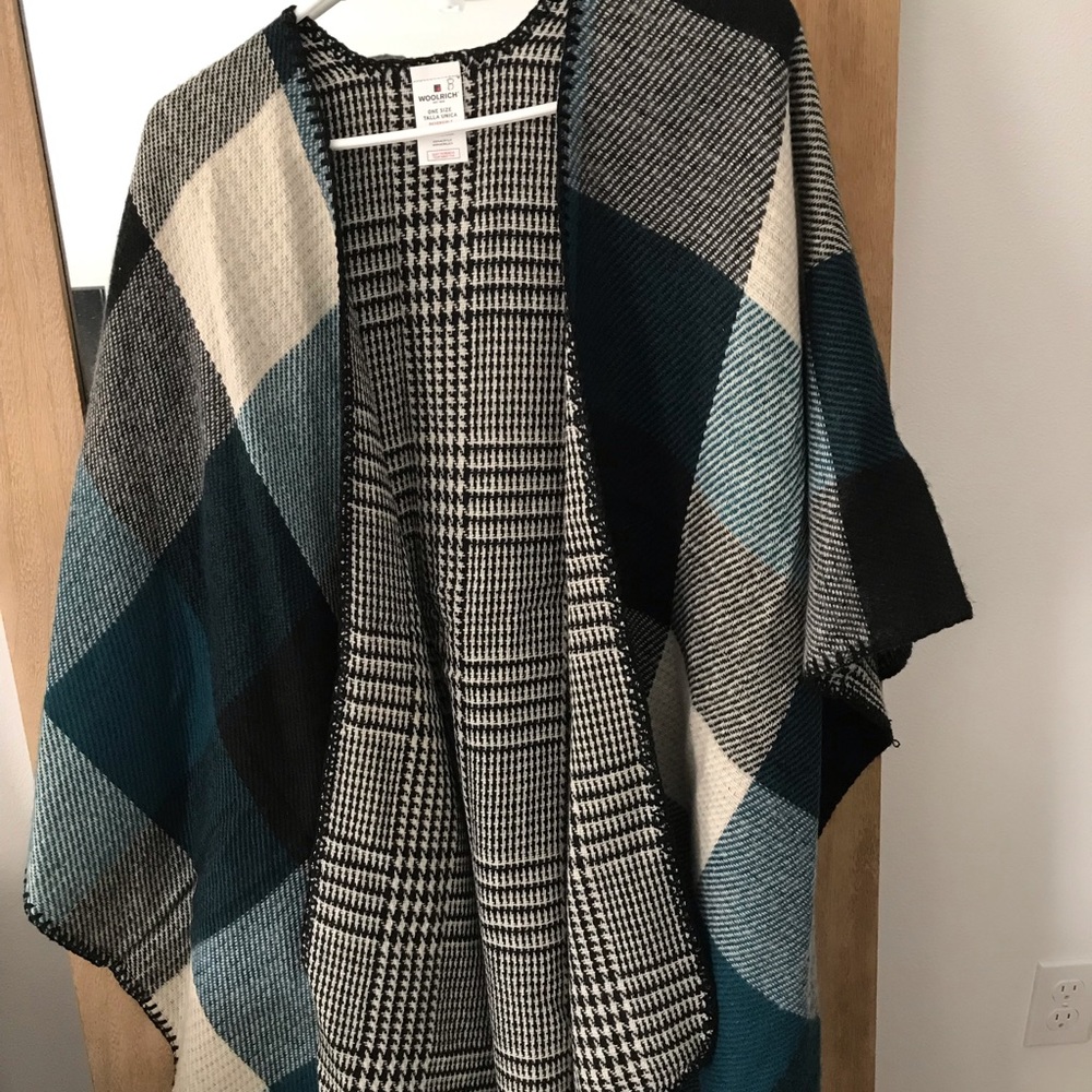 Woolrich Blanket Cape/Poncho